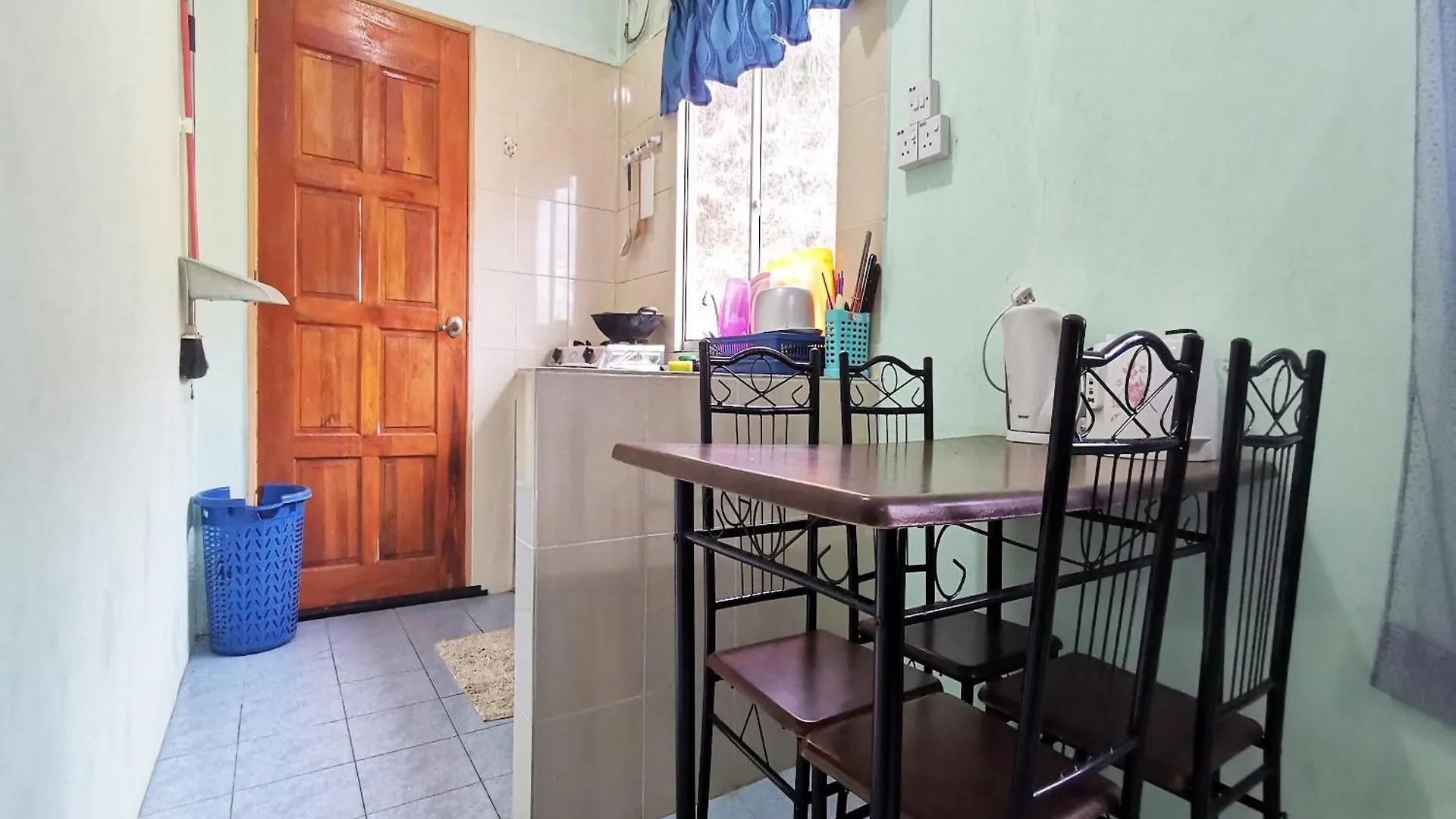 Oyo Home 90339 Sosodikon Inap Desa Ranau 0*,  Malaysia